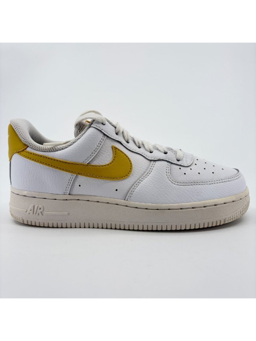 Nike Air Force 1 '07 Womens Size 7 White Gold Athletic Leather Shoes Sneakers